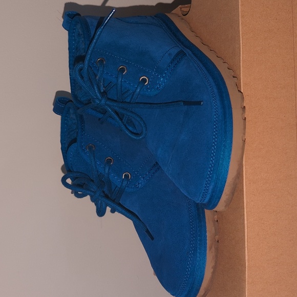 COPY - Neumel Uggs - Picture 1 of 4